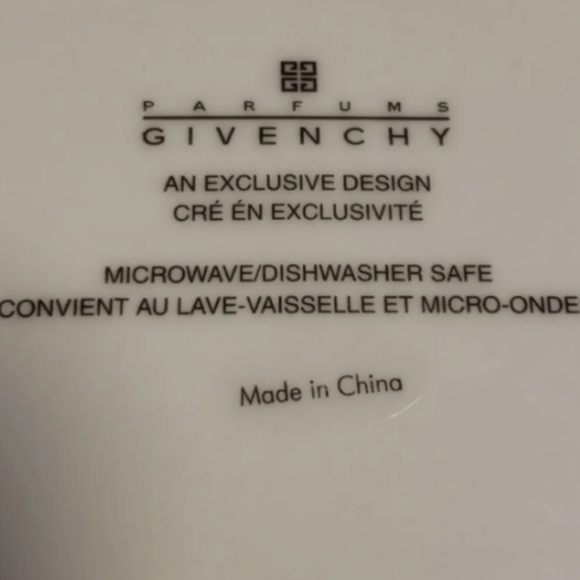Givenchy plates. - Picture 4 of 8